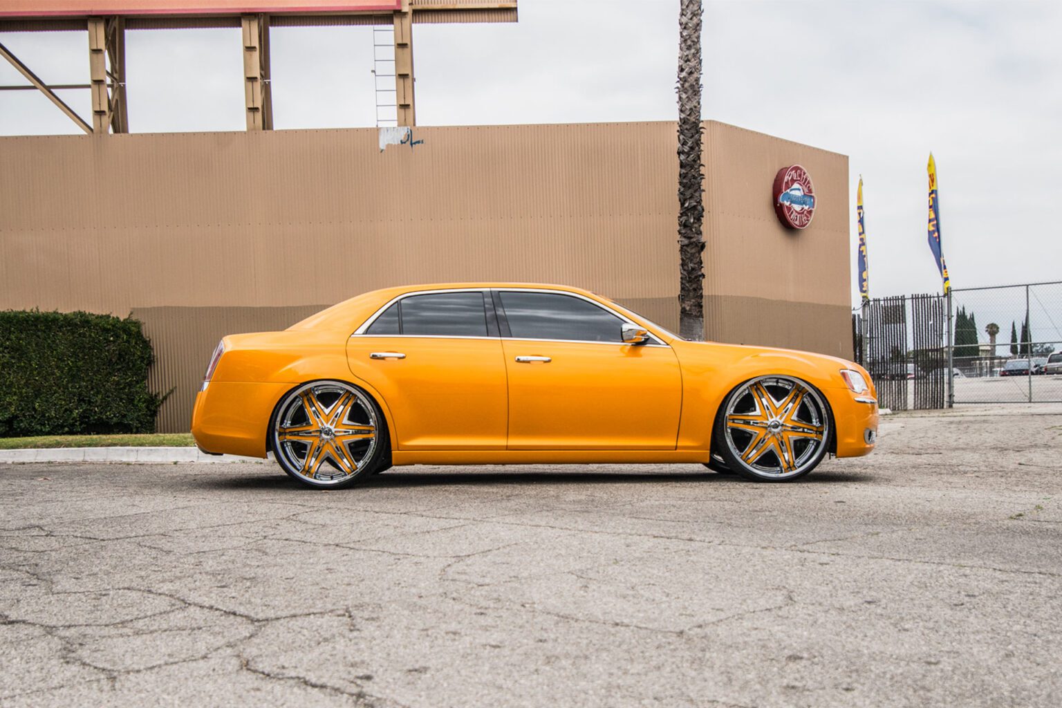 Chrysler 300C Rims | 26x10 Elite | Diablo Wheels