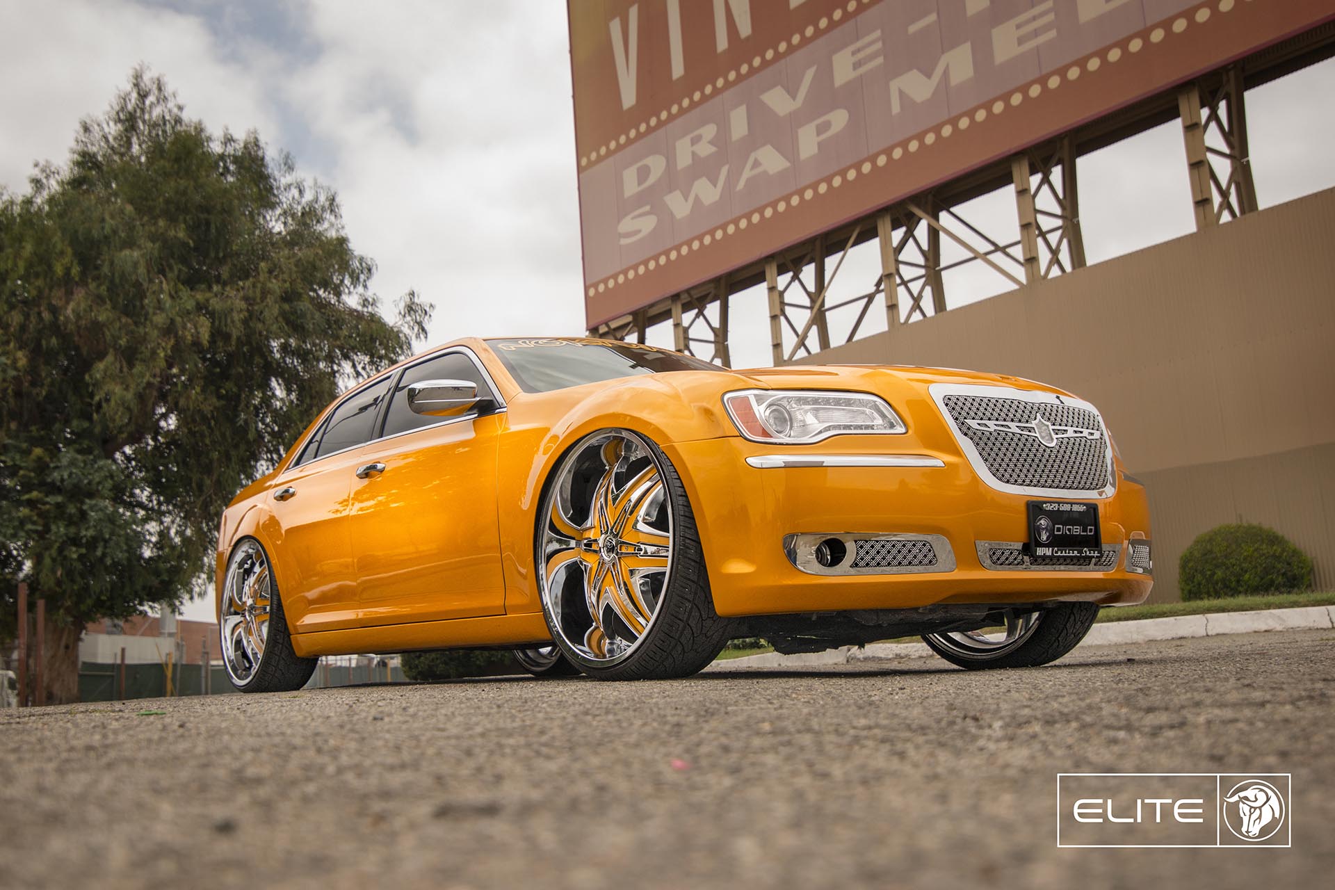 Diablo 26″ Chrome Elite Wheels on a Chrysler 300C – Diablo Wheels USA