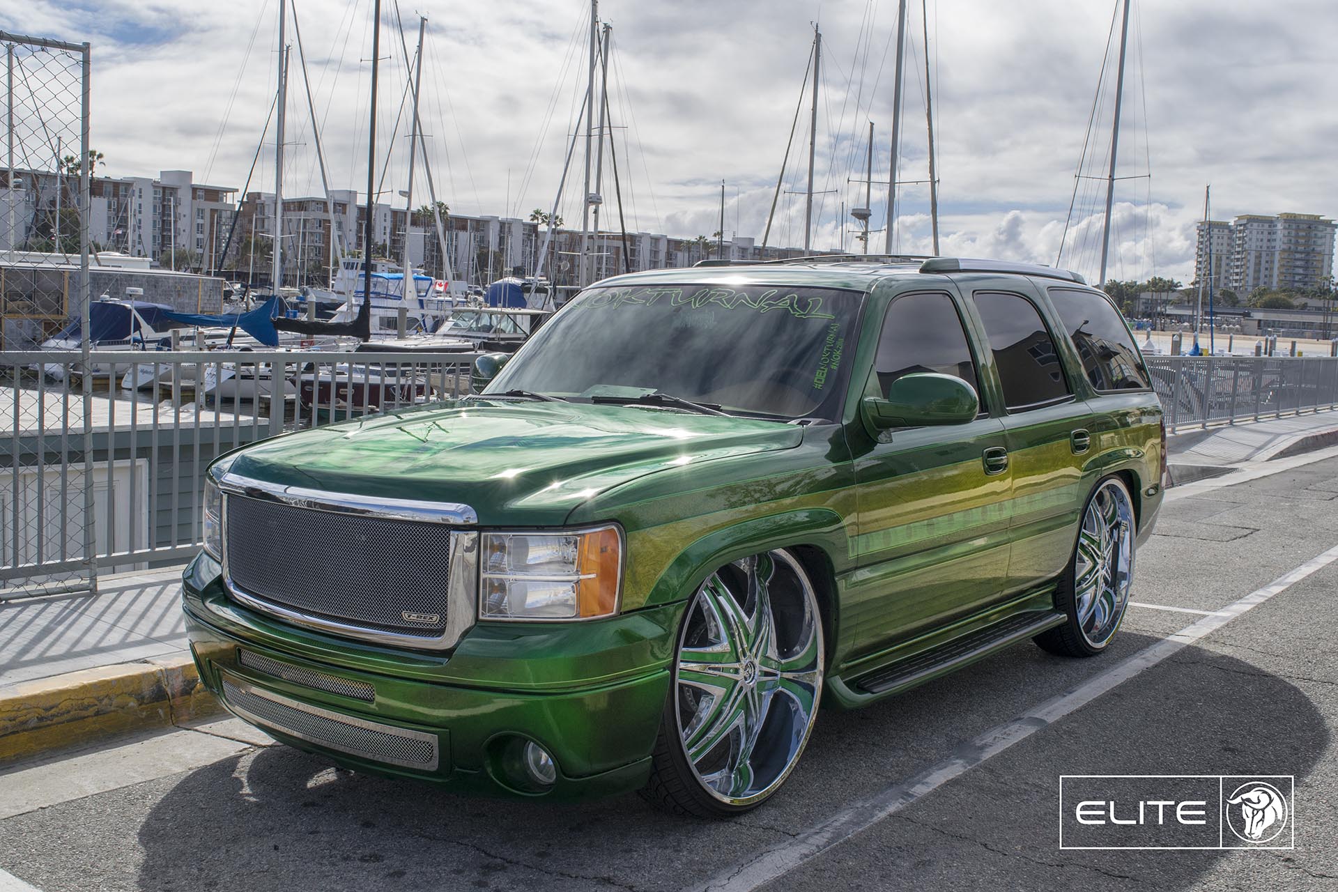 Diablo 30″ Chrome Elite Wheels on a GMC Yukon – Diablo Wheels USA